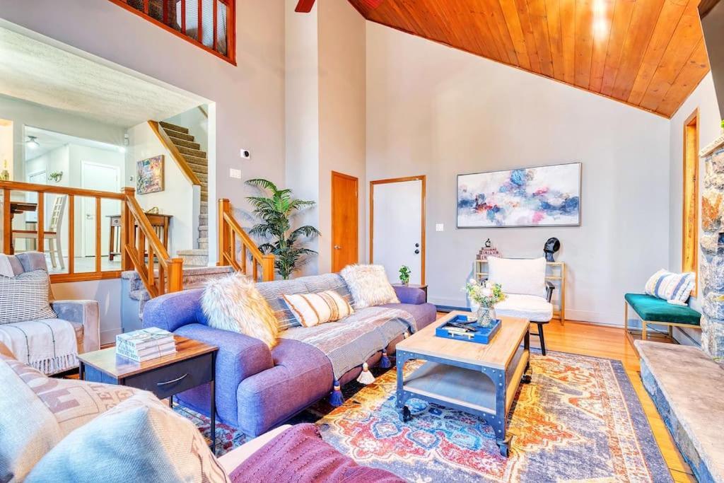 Antler Ridge: 3bdr W Hot Tub & Game Holiday home