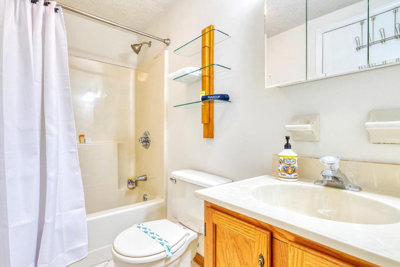 Antler Ridge: 3bdr W Hot Tub & Game Holiday home *
