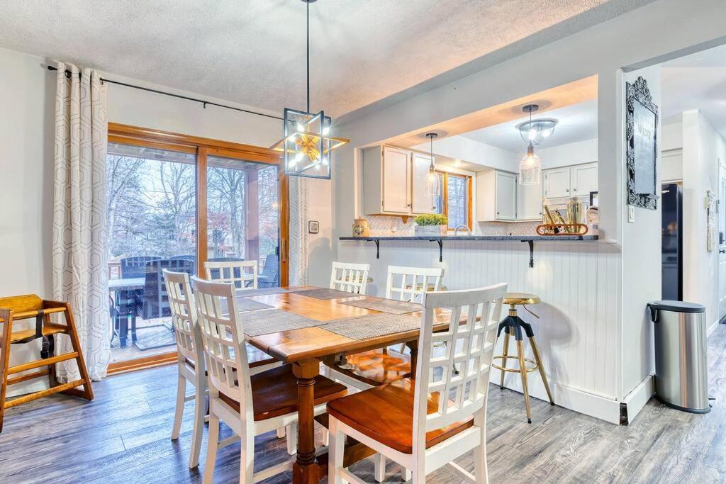 Antler Ridge: 3bdr W Hot Tub & Game * Albrightsville
