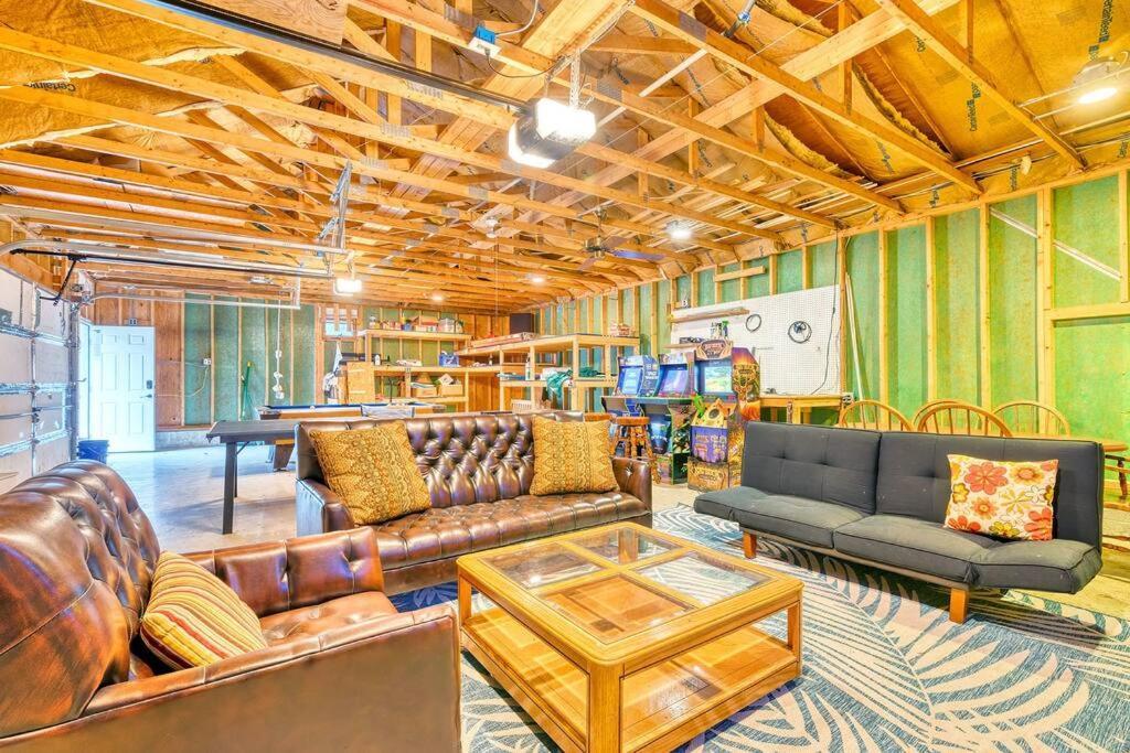 Holiday home Antler Ridge: 3bdr W Hot Tub & Game